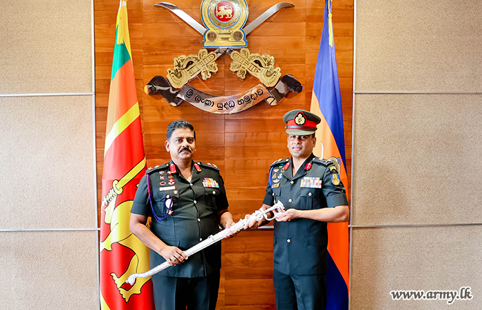 Commander of the Army Felicitates Newly Promoted Major General