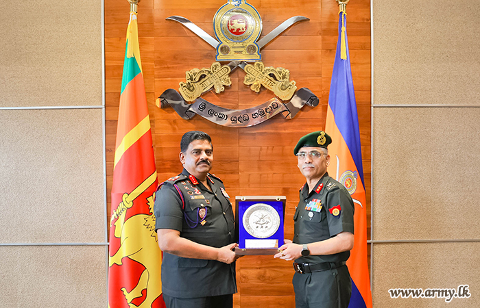 Indian Delegation Calls on Commander of the Army