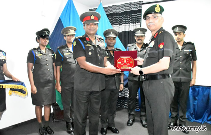 ඉන්දියානු නියෝජිත පිරිස සංඥා පුහුණු පාසලේ නිල සංචාරයක