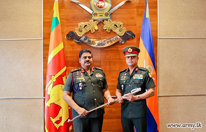 நிலை உயர்வுபெற்ற புதிய மேஜர் ஜெனரலுக்கு இராணுவத் தளபதி வாழ்த்து