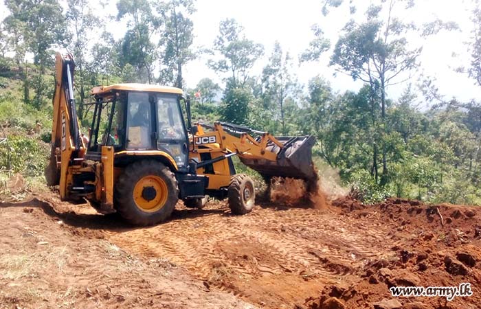 பதுளை மாவட்டத்தில் தித்வா சூறாவளியால் இடம்பெயர்ந்த குடும்பங்களுக்கான ப