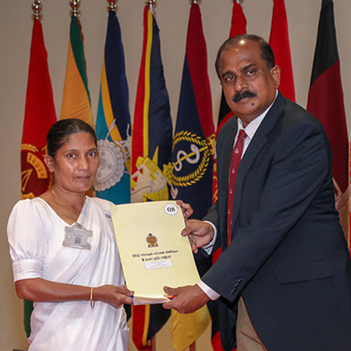 இராணுவ சிவில் ஊழியர்களுக்கான நிரந்தர நியமனக் கடிதங்களை பாதுகாப்பு பிரத