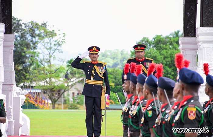 ධූරයෙන් නික්ම යන ගැමුණු හේවා බලකායේ රෙජිමේන්තු අධිපති වෙත එම රෙජිමේන්ත
