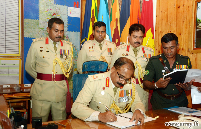 Major General Aruna Jayasekera Takes Over as New Commander, Security Forces - East