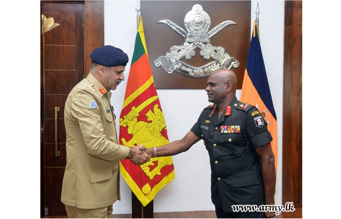 Visiting Pakistan Army Team Meets Commander