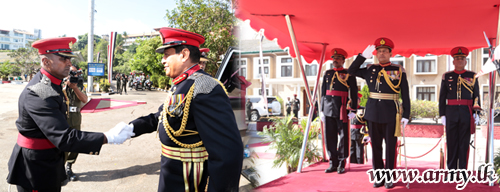 Retiring Major General Milinda Peiris Accorded Military Salute