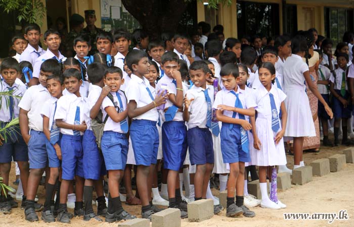 Tamil Students Given Free Educational Accessories by Retired Army Officer & Friends