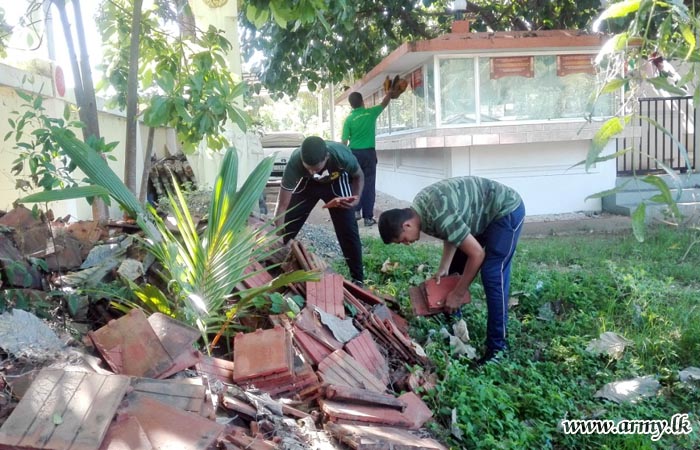 ‘Shramadana’ Campaign Cleans up Temple