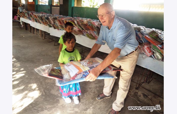 Army Coordinates Distribution Ceremony of Gifts for Batticaloa and Ampara Children