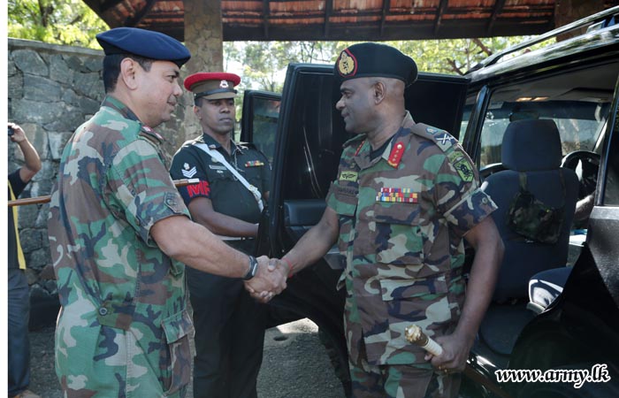 Commander Receives an Appraisal of the Exercise, ‘Cormorant Strike’ at Minneriya
