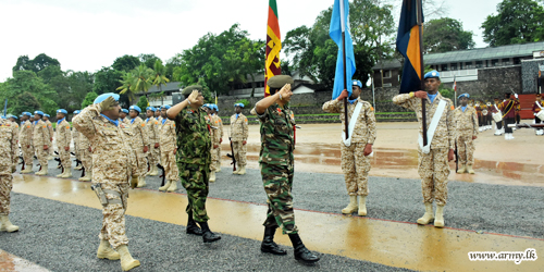 ඉතිහාසයේ නව පිටුවක් පෙරළමින් යුද්ධ හමුදා භට පිරිස් මාලි දේශයේ එක්සත් ජාතින්ගේ මෙහෙයුම් සඳහා සුදානම්