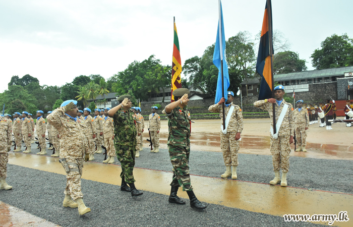 ඉතිහාසයේ නව පිටුවක් පෙරළමින් යුද්ධ හමුදා භට පිරිස් මාලි දේශයේ එක්සත් ජාතින්ගේ මෙහෙයුම් සඳහා සුදානම්