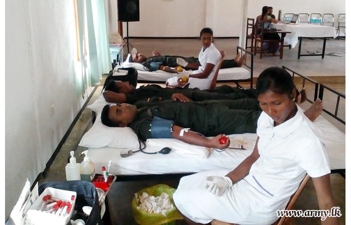 52 Division Troops Give Blood to Jaffna Patients