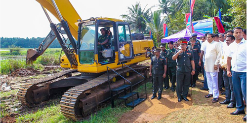 ජාතිය ගොඩනැඟිමේ යුද්ධ හමුදා භට පිරිස් හිඟුරක්ගොඩ ‘චන්දන පොකුණ’ වැවේ අළුත්වැඩියා කටයුතු අරඹයි