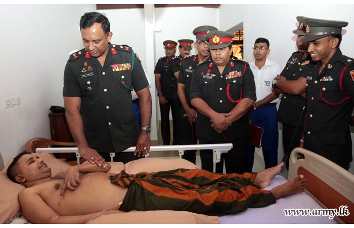 புதிய பதவிநிலைப் பிரதானியவர்கள் மிஹிந்து செத்மெதுர இராணுவத்தினரை பார்வையிடச் சென்றார்