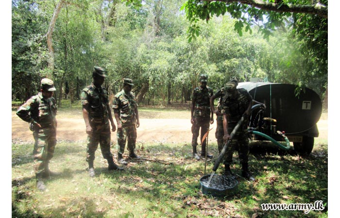 Troops Fill Water Retention Spots with Water for Mullaittivu Animals