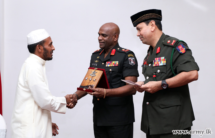 Commander Joins Ramadan Breaking of Fast