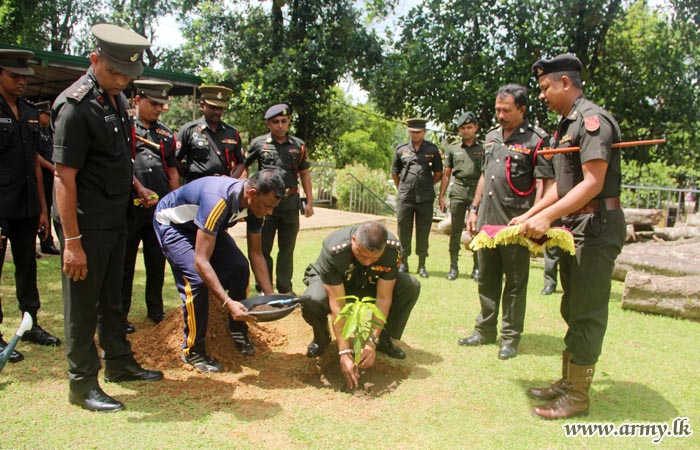 බටහිර ආරක්‍ෂක සේනා මූලස්ථානය යටතේ ස්ථාපිත සියළු කඳවුරුවල භට පිරිස් රුක් රෝපණය සඳහා උද්යෝගිමත් ලෙස දායක විය