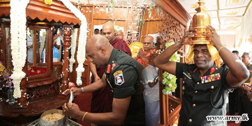 Commander Opens Buddhangala Monastery's Exposition of Relics to Mark Poson Week