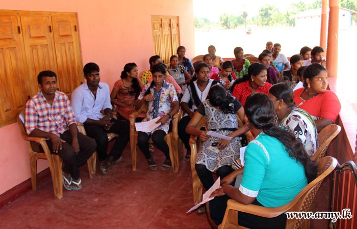 Kilinochchi Troops Get Employment Openings for Kilinochchi Civilians