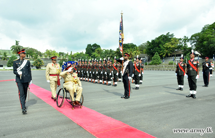 Newly Promoted Major General Welcomed in His Mother Regiment