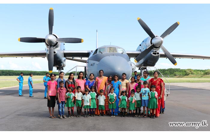 யாழ் முன் பள்ளி சிறார்கள் பலாலி விமான நிலையத்துக்கு சுற்றுலா பயணம்
