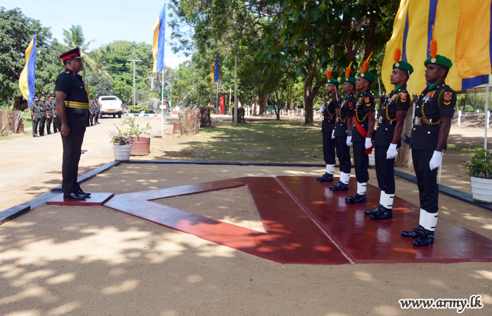 New 14 GOC Visits 143 Brigade & 16 GR