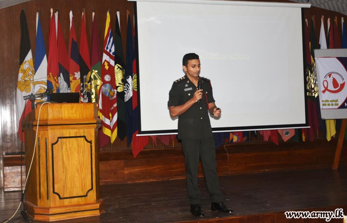 Mullaittivu Troops Educated on HIV/AIDS