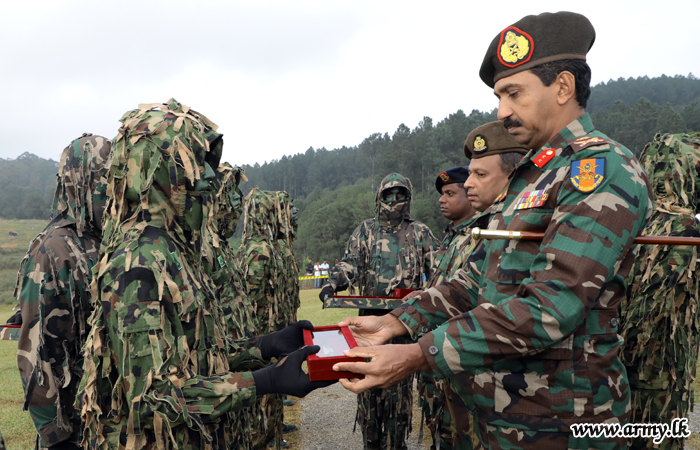 ஸ்நைப்பர் பயிற்சியாளர்களுக்கு சான்றிதல் வழங்கும் நிகழ்வு