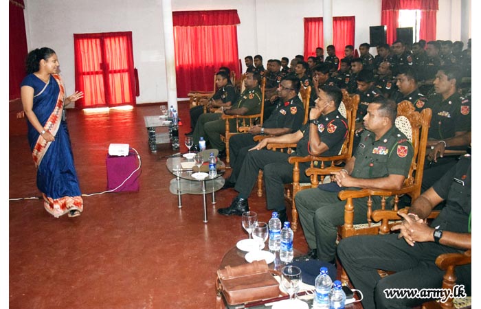 58 වන සේනාංකයේ භට පිරිස් ‘සියදිවි හානිකරගැනීම වැළැක්වීම’ පිළිබඳ දැනුවත් කෙරේ