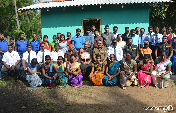 தமிழ் பெண் நோயாளிக்கு இராணுவத்தினரது  ஒத்தழைப்புடன் வீடொன்று  நிர்மானிப்பு