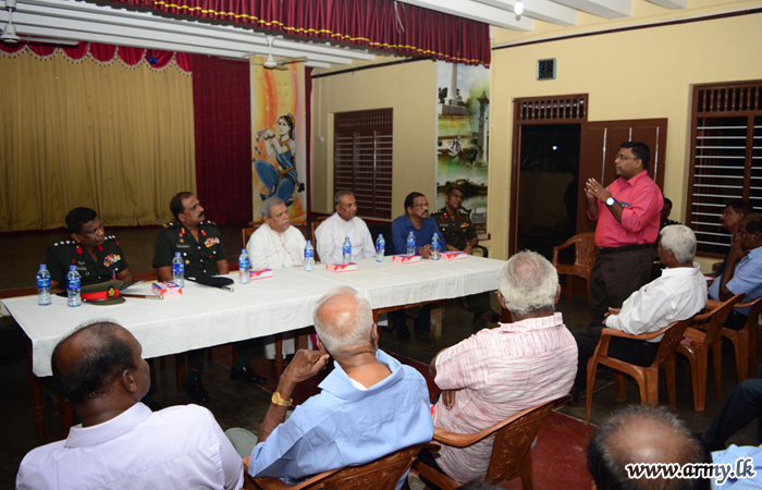 East Commander Meets Civil Leaders in Batticaloa