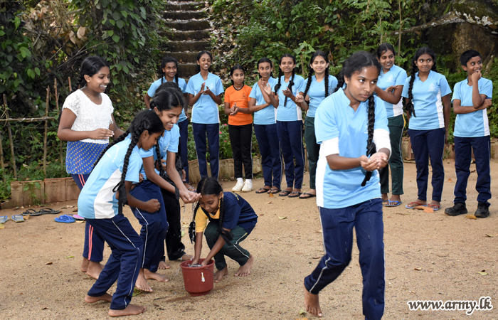 Kiriwanagama Central Students Learn Army Leadership Skills