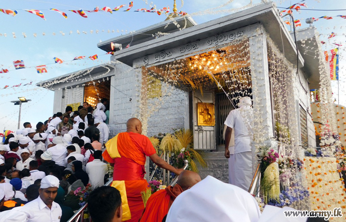 சிவனொளி பாத மலை விகாரைக்கான யாத்திரையை மேற்கொண்ட கெமுனு ஹேவா படையினர்