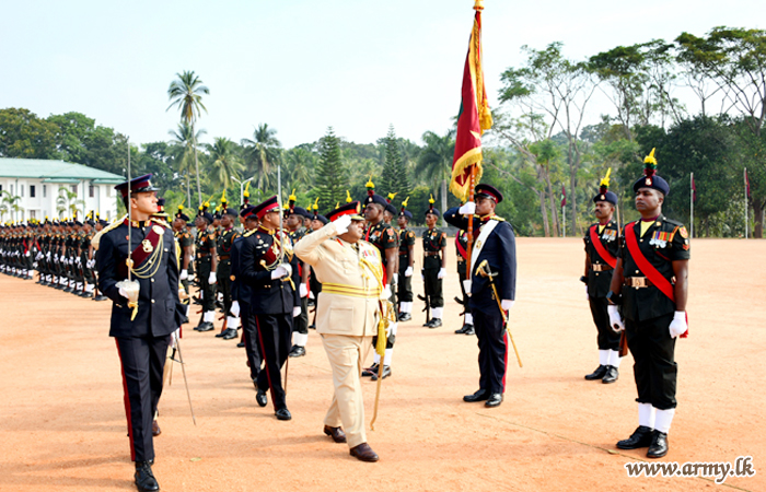 VIR Hqrs Greets Newly-Promoted Major General D.M.D.C.D Gunawardena 