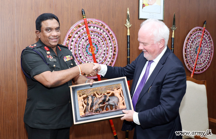 Norway's Ambassador in Jaffna Pays a Courtesy call on Jaffna Commander