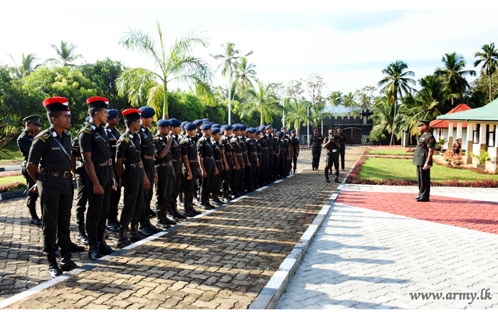 Officer Cadets Come to VIR Regimental Headquarters