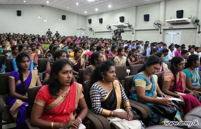 யாழிலுள்ள இளைஞர், யுவதிகளுக்கு பௌத்த கலாச்சாரம் தொடர்பான செயலமர்வு