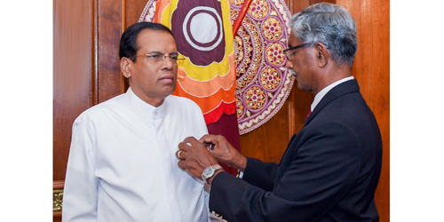 ‘රණවිරු සැමරුම්’ සමය නිල වශයෙන් ඇරඹේ 