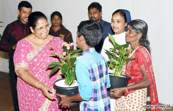 வருங்கால சந்ததியினருக்காக கிளிநொச்சியில் அறிமுகப்படுத்தப்பட்ட அந்தூரிய பயிர்செய்கை