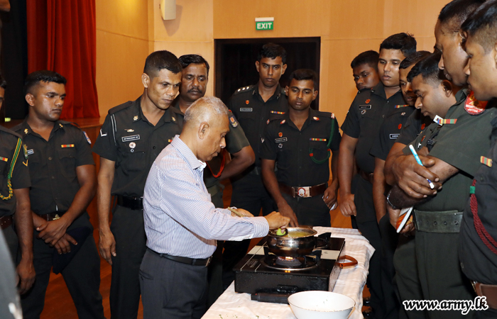 இராணுவத்தினருக்கு சமையல் தொடர்பான விழிப்புனர்வு நிகழ்வு
