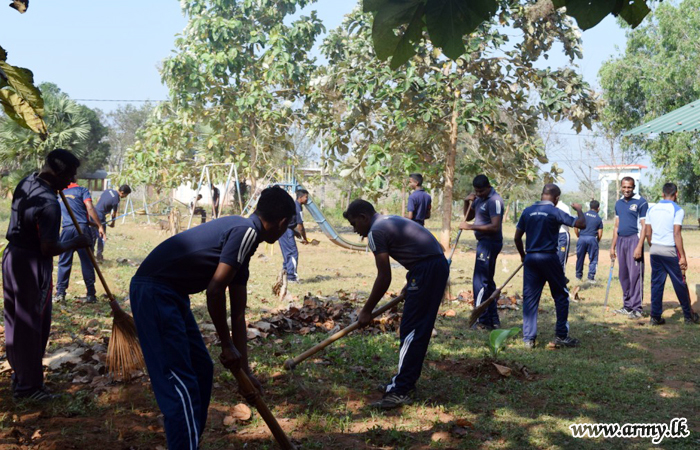 පෙර පාසල් පිරිසිදු කිරීමේ ව්‍යාපෘතිය සඳහා යුද්ධ හමුදා සාමාජිකයින්ගේ සහාය