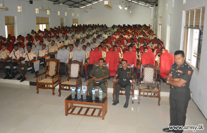 රන්ටැඹේ දී පාසල් ශිෂ්‍යභටයින් හට දේශනයක්