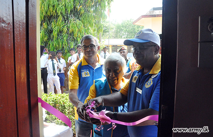 213 Brigade Troops Renovate School Library & Donate Stationery