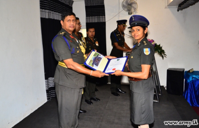 Appreciative Mementos to Indian Signal Instructors & Certificates to Young Officers Awarded