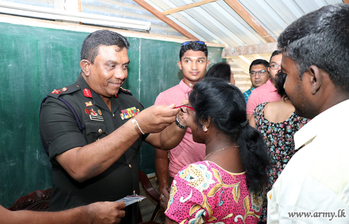 மூக்குக் கண்ணாடிகள் வழங்கி வைப்பு