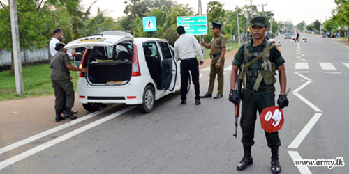 යුද්ධ හමුදා සාමාජිකයින් විසින් දිවයින පුරා පුළුල් සෝදිසි මෙහෙයුම් අරඹයි