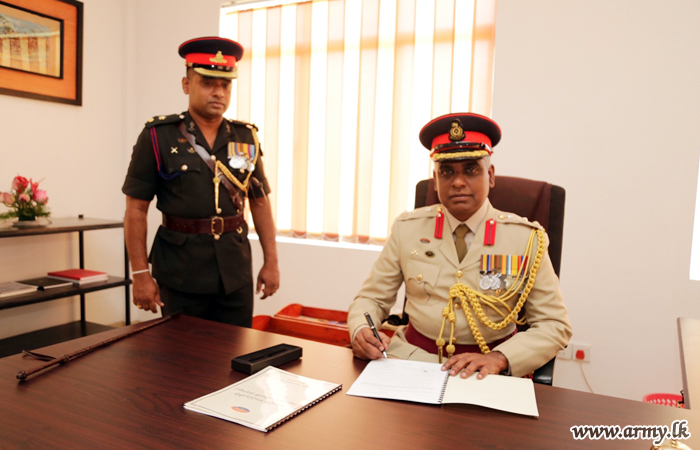 பீரங்கிப் படையணியின் புதிய பிரிக்கட் படைத் தளபதி பதவியேற்பு