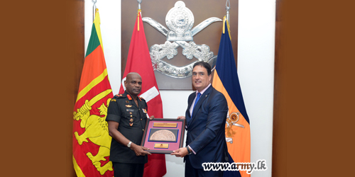 Switzerland Ambassador Calls on the Army Commander