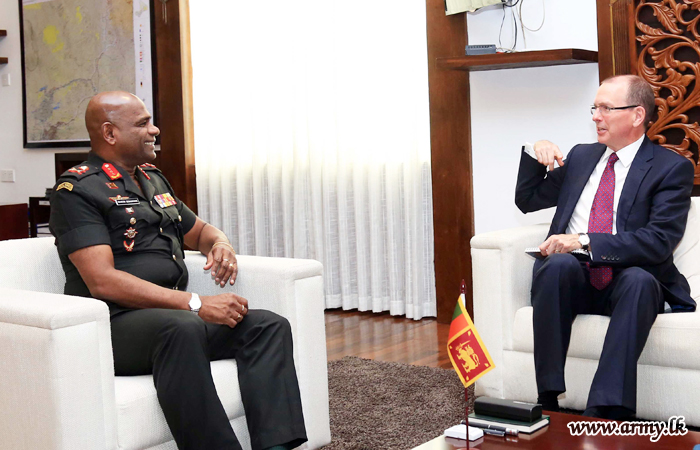 Canadian High Commissioner Exchanges Views with Commander